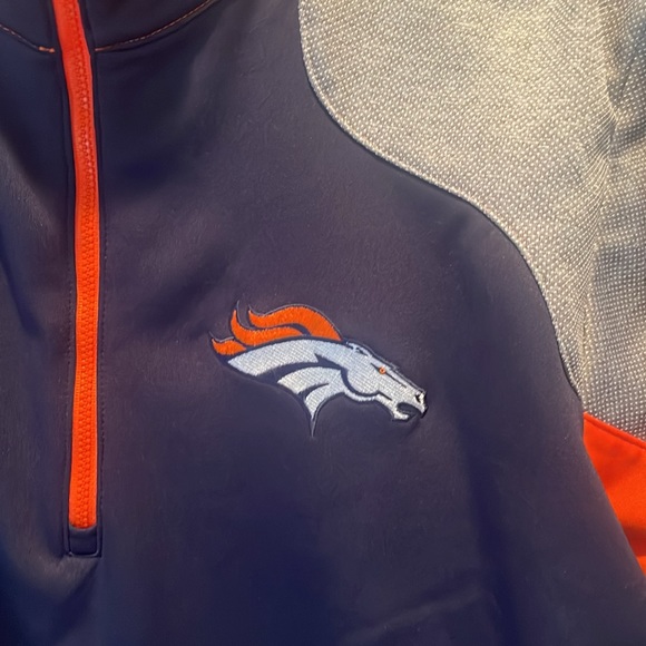 Broncos Pullover - Picture 2 of 5